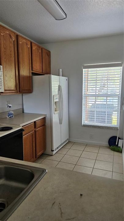 For Sale: $249,900 (2 beds, 2 baths, 988 Square Feet)