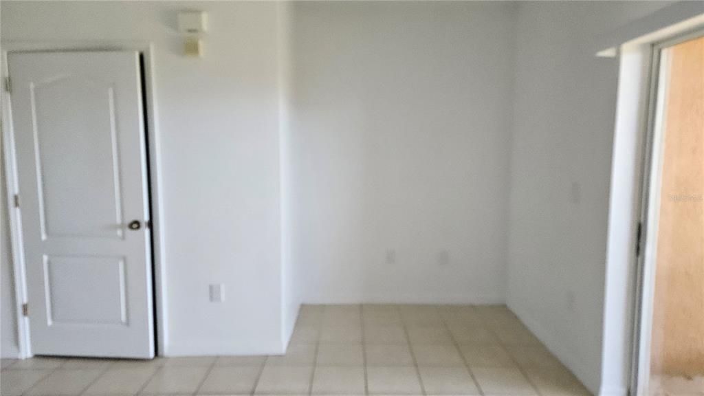 For Sale: $249,900 (2 beds, 2 baths, 988 Square Feet)