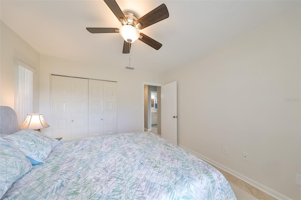 For Sale: $194,000 (2 beds, 2 baths, 1112 Square Feet)