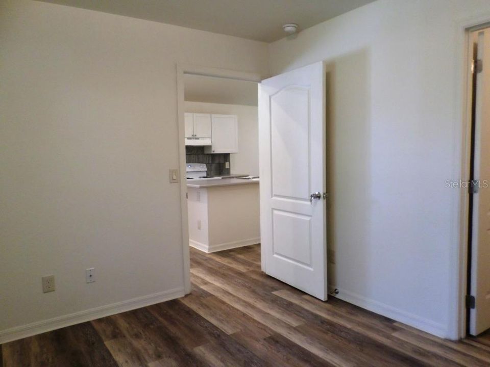 Active With Contract: $179,000 (2 beds, 2 baths, 825 Square Feet)