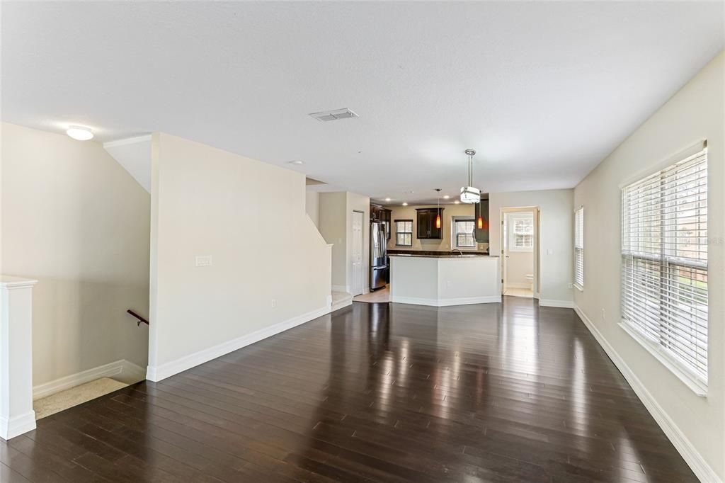 For Sale: $300,000 (3 beds, 2 baths, 1388 Square Feet)