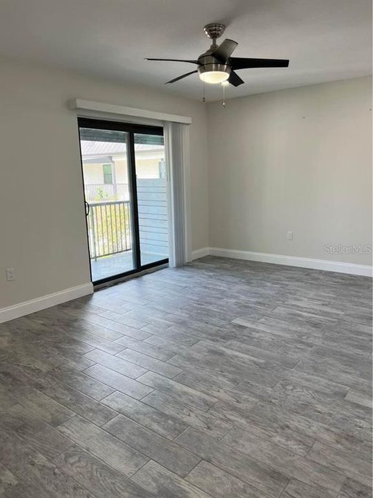 For Rent: $1,875 (1 beds, 1 baths, 702 Square Feet)