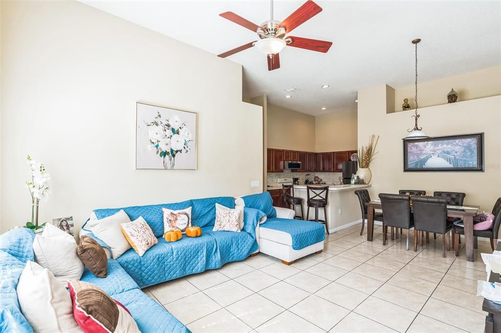 For Sale: $330,000 (3 beds, 2 baths, 1341 Square Feet)