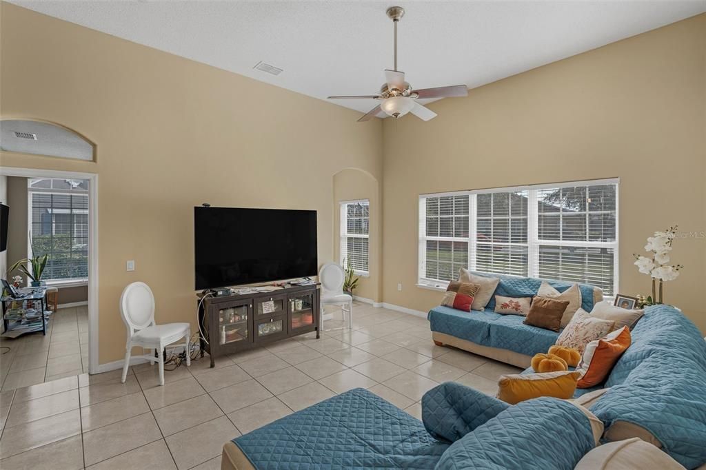 For Sale: $330,000 (3 beds, 2 baths, 1341 Square Feet)