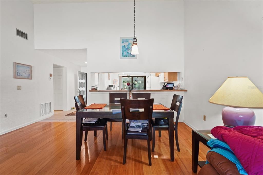 For Sale: $359,000 (2 beds, 2 baths, 1213 Square Feet)