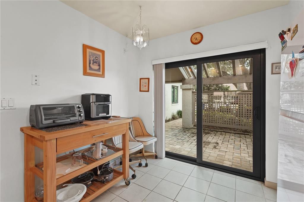 For Sale: $359,000 (2 beds, 2 baths, 1213 Square Feet)