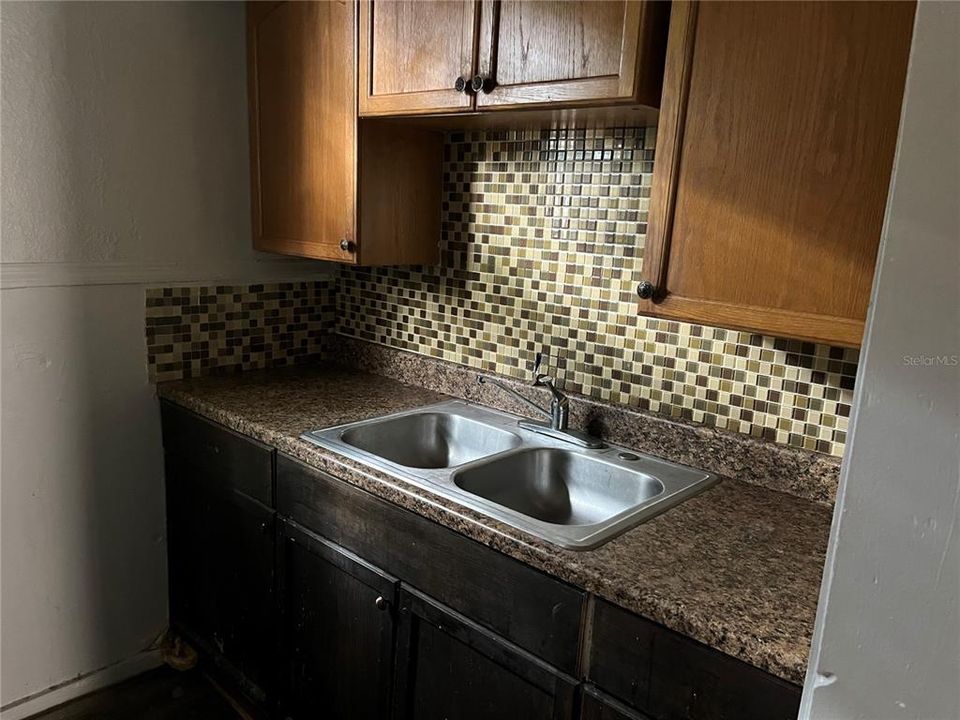 For Rent: $2,200 (1 beds, 1 baths, 1788 Square Feet)