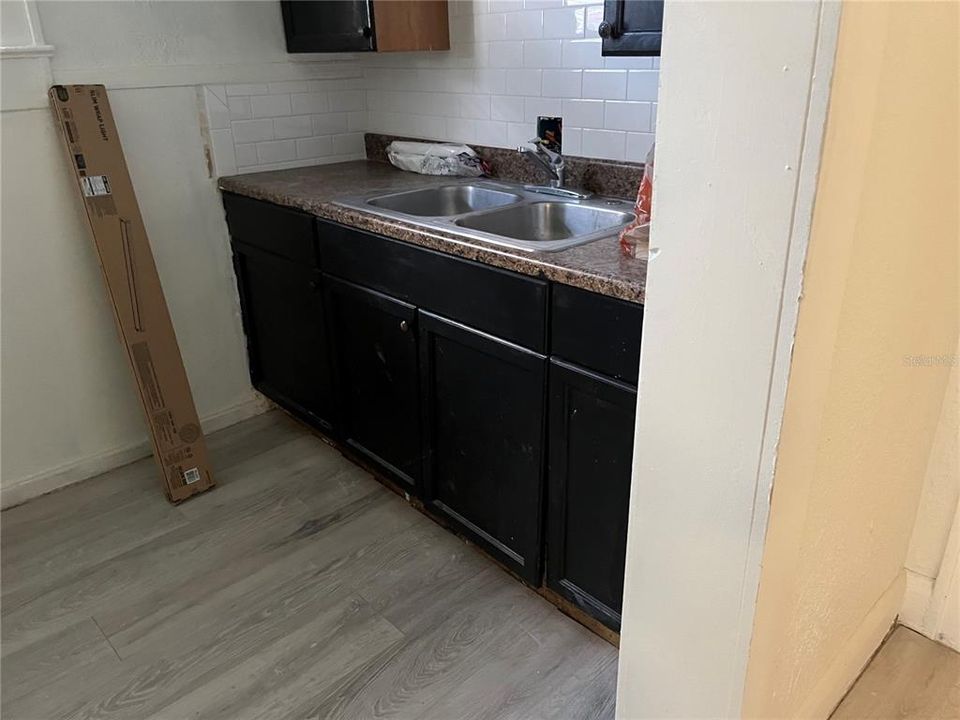 For Rent: $2,200 (1 beds, 1 baths, 1788 Square Feet)