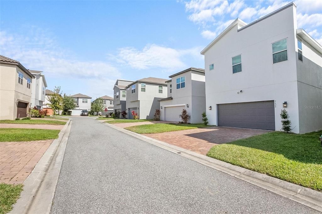 For Sale: $520,000 (3 beds, 2 baths, 1904 Square Feet)