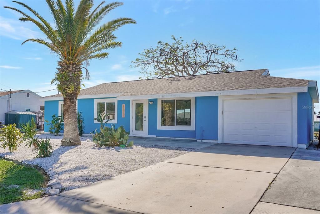 For Sale: $350,000 (3 beds, 2 baths, 1176 Square Feet)