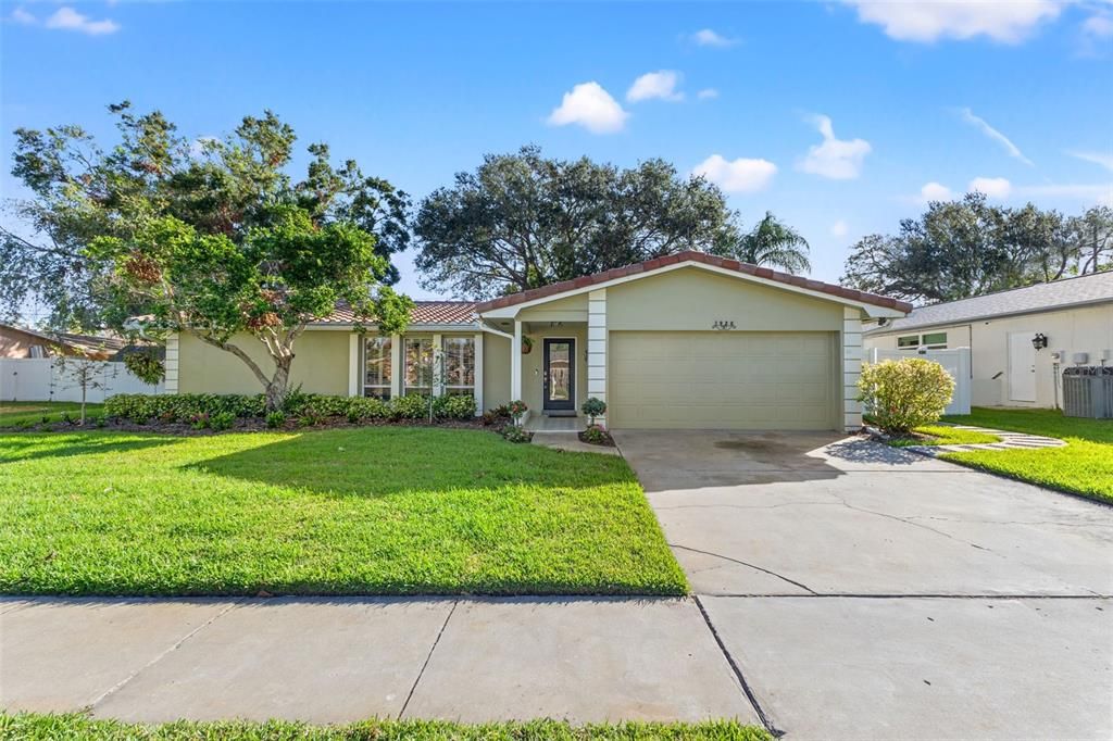 For Sale: $650,000 (3 beds, 2 baths, 1590 Square Feet)