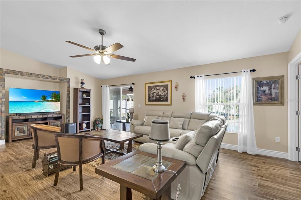 For Sale: $355,000 (3 beds, 2 baths, 2000 Square Feet)