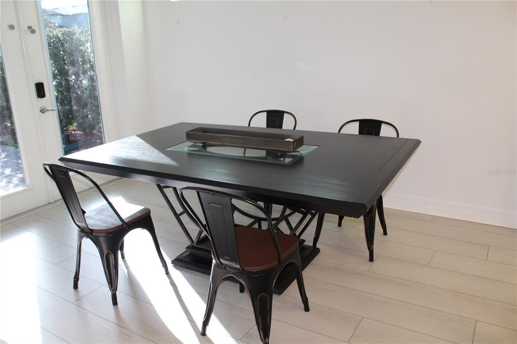 Dining area, Table and chairs included in rental