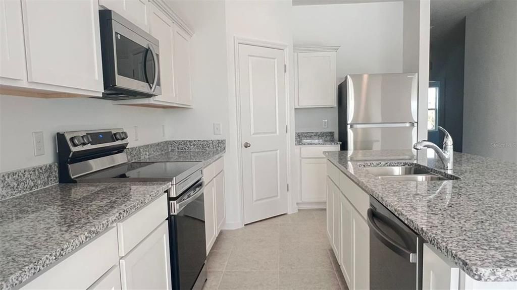 For Rent: $2,599 (4 beds, 2 baths, 1802 Square Feet)