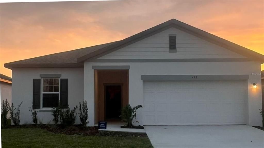 For Rent: $2,599 (4 beds, 2 baths, 1802 Square Feet)