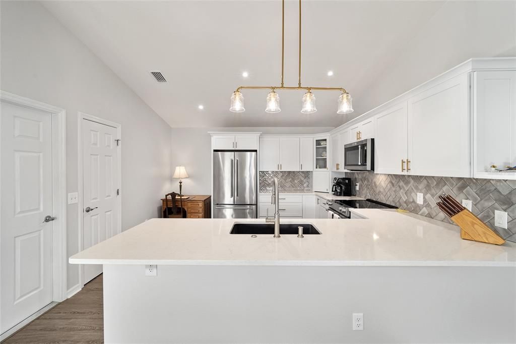 Quartz Counter Tops at 1-level