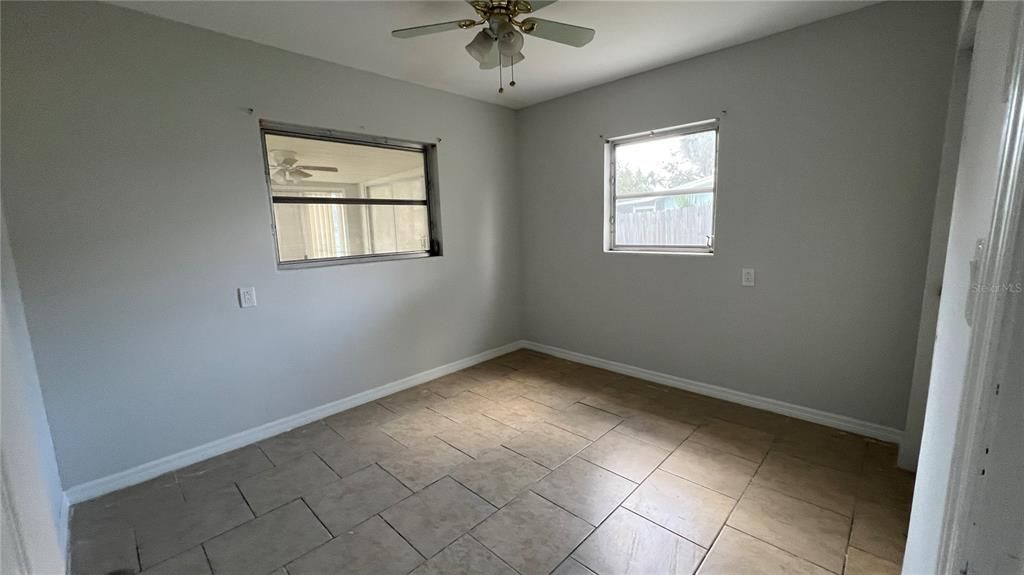 For Sale: $239,000 (2 beds, 1 baths, 1227 Square Feet)