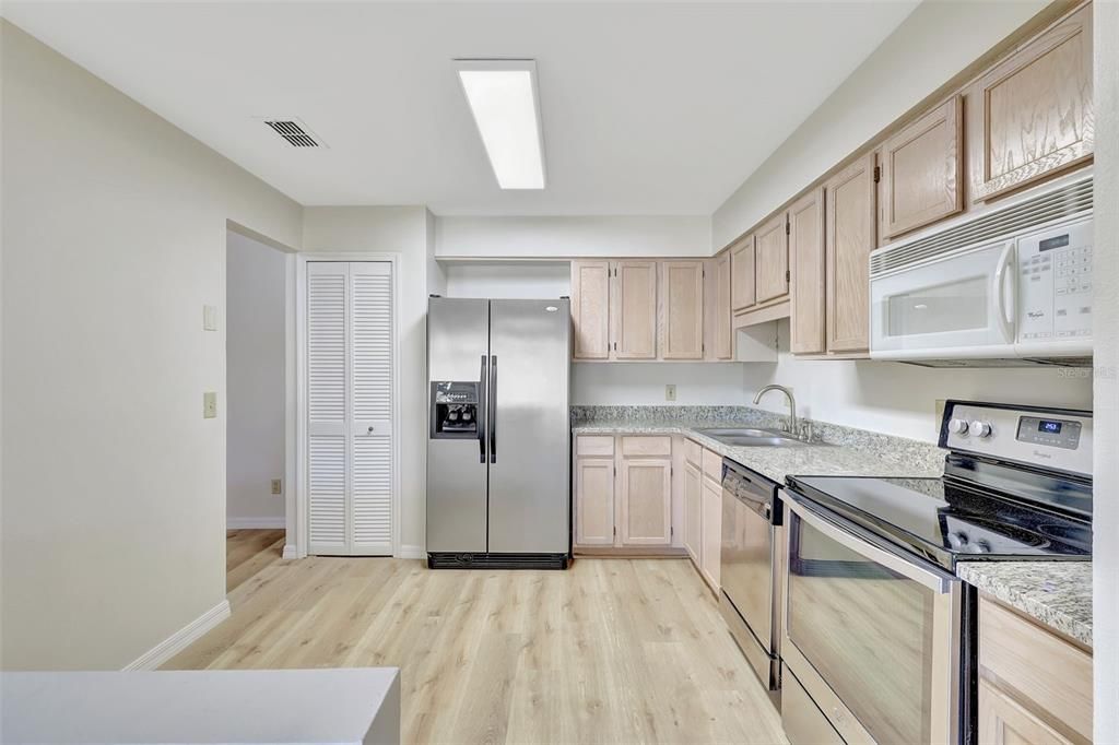 Kitchen-Breakfast Nook