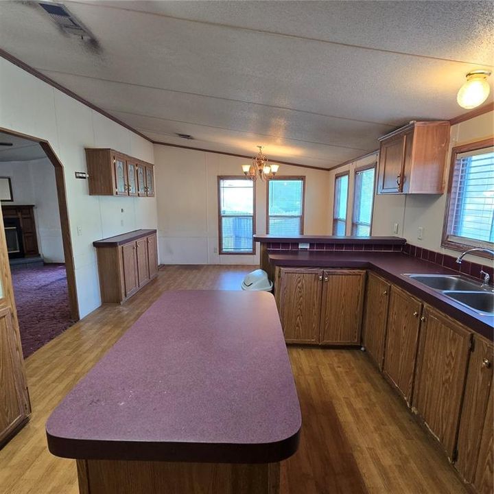 For Sale: $138,800 (3 beds, 2 baths, 1620 Square Feet)