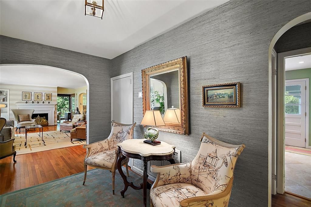 Foyer w/arched doorways