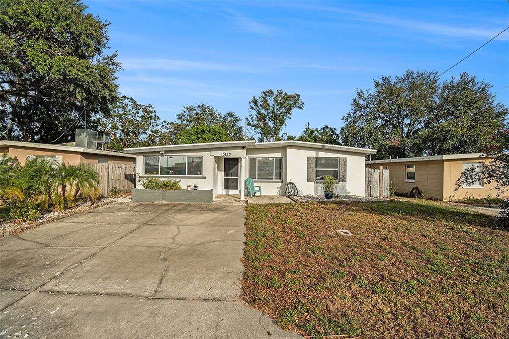 For Sale: $350,000 (3 beds, 1 baths, 1241 Square Feet)