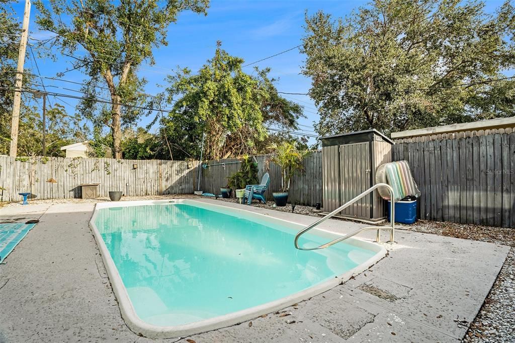 For Sale: $350,000 (3 beds, 1 baths, 1241 Square Feet)