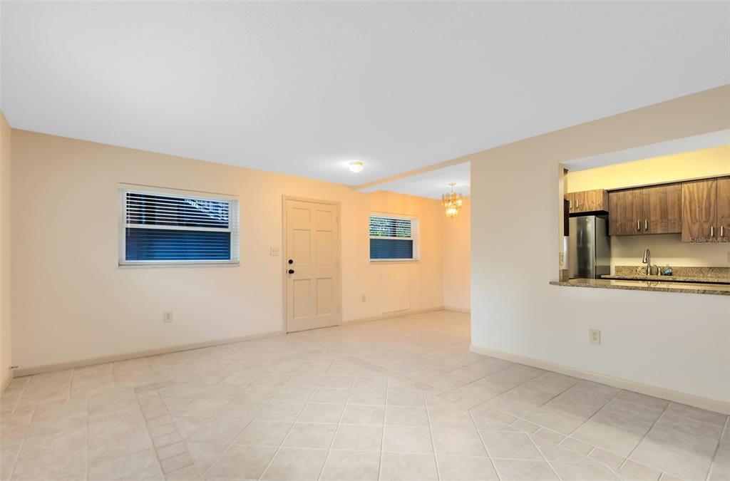 For Rent: $1,695 (2 beds, 1 baths, 808 Square Feet)