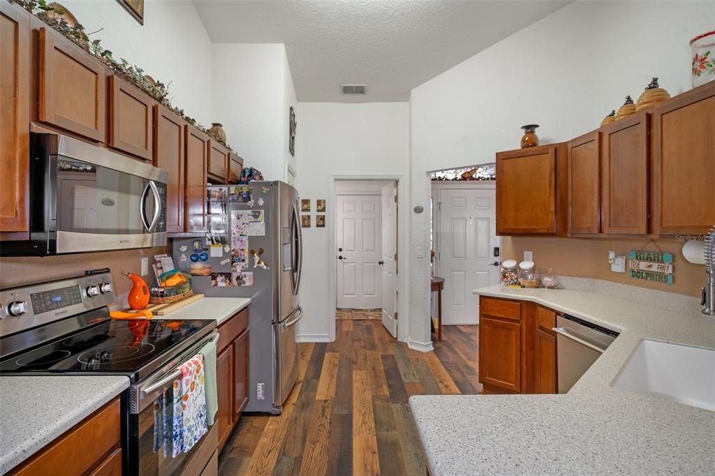 For Sale: $347,000 (4 beds, 2 baths, 1787 Square Feet)