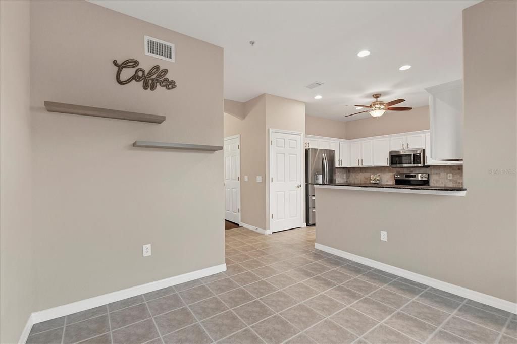 Second floor breakfast room