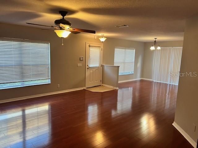 For Rent: $1,825 (3 beds, 2 baths, 1408 Square Feet)