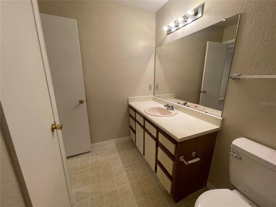 For Rent: $1,750 (2 beds, 2 baths, 934 Square Feet)