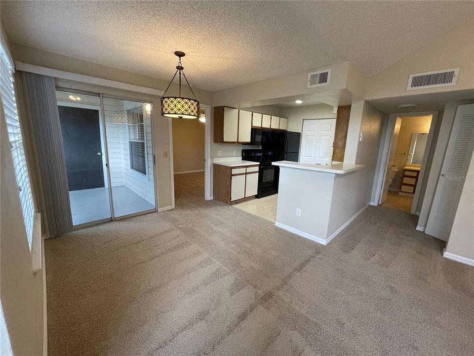 For Rent: $1,750 (2 beds, 2 baths, 934 Square Feet)