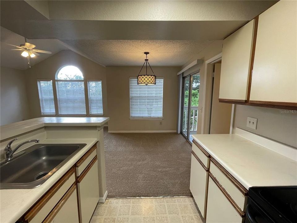 For Rent: $1,750 (2 beds, 2 baths, 934 Square Feet)