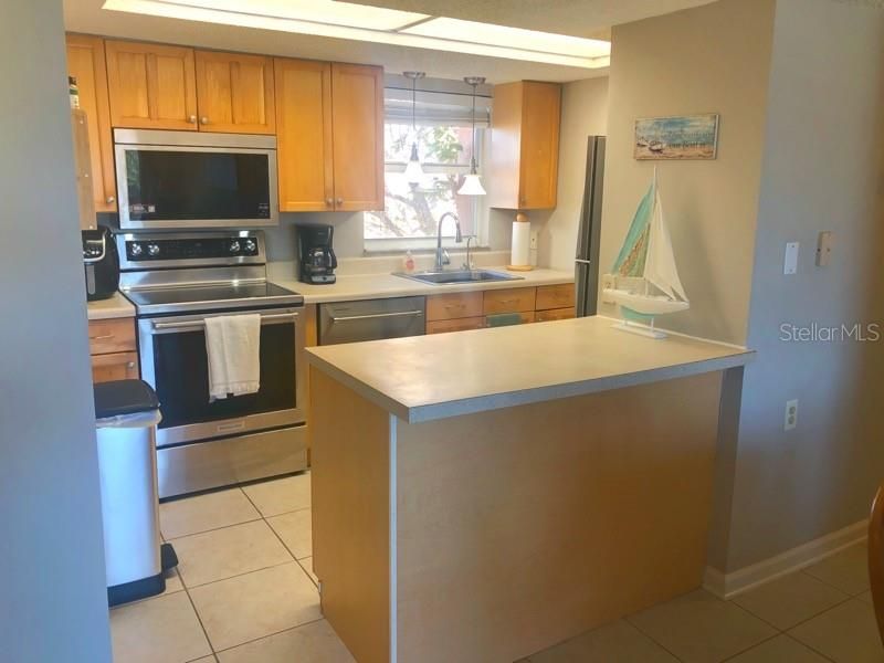 For Rent: $2,600 (2 beds, 2 baths, 1012 Square Feet)