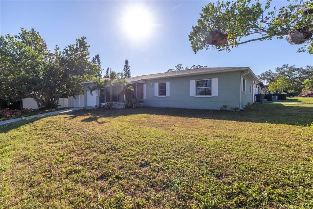 For Sale: $422,000 (3 beds, 2 baths, 1170 Square Feet)