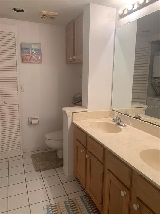 For Rent: $2,100 (2 beds, 2 baths, 997 Square Feet)