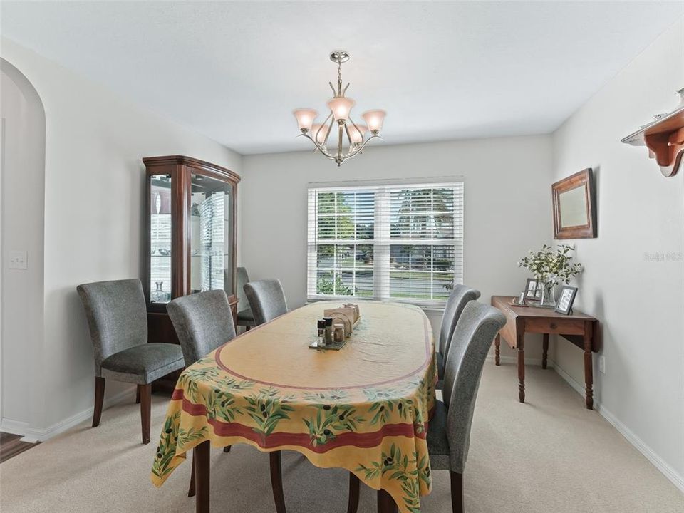 Nice size dining rm w/Plenty of natural light