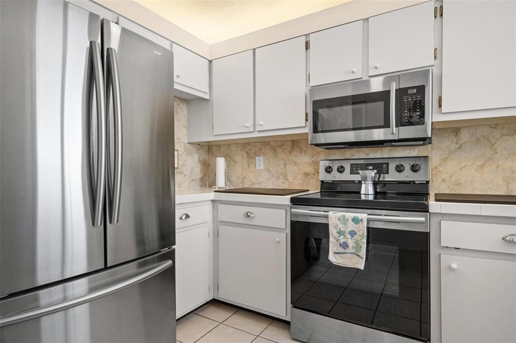 For Sale: $439,500 (2 beds, 2 baths, 1016 Square Feet)