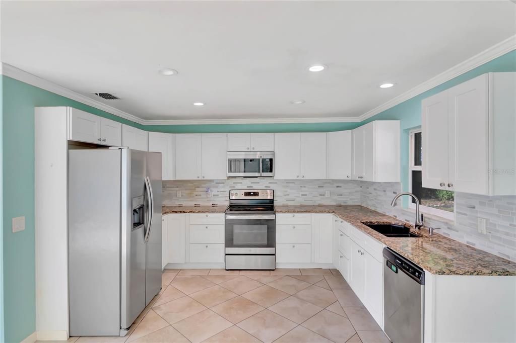 For Sale: $399,900 (3 beds, 2 baths, 1396 Square Feet)