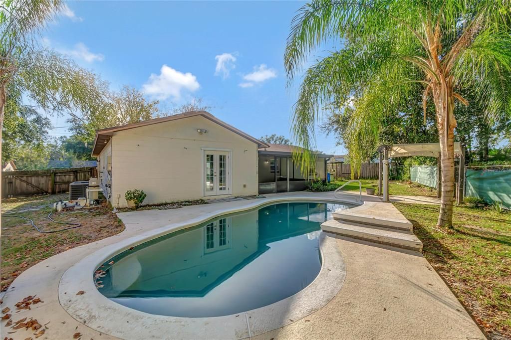 For Sale: $399,900 (3 beds, 2 baths, 1396 Square Feet)