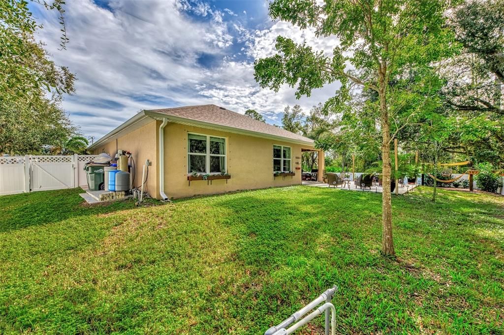 For Sale: $399,900 (4 beds, 2 baths, 1812 Square Feet)