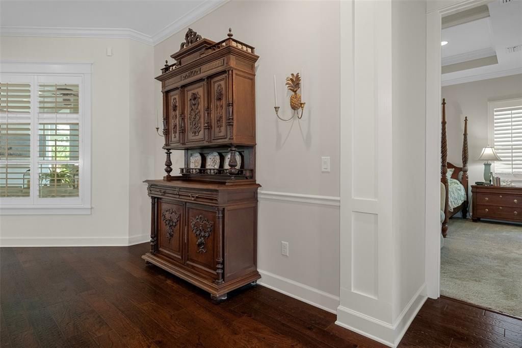 Dining Room Hallway Entry