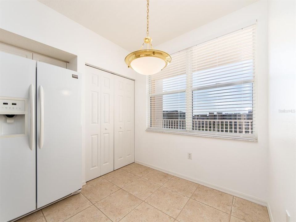 For Rent: $3,000 (2 beds, 2 baths, 1195 Square Feet)