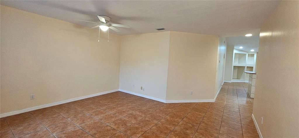 For Rent: $1,600 (2 beds, 2 baths, 1354 Square Feet)