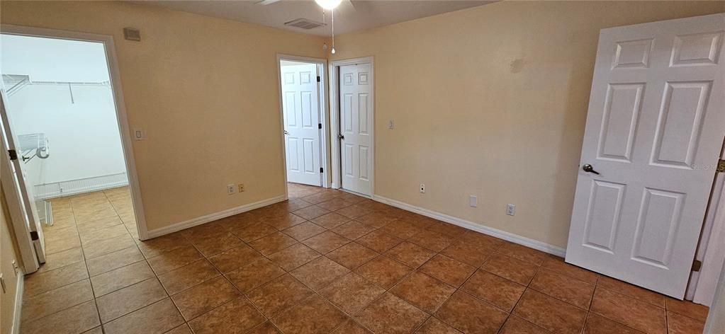 For Rent: $1,600 (2 beds, 2 baths, 1354 Square Feet)