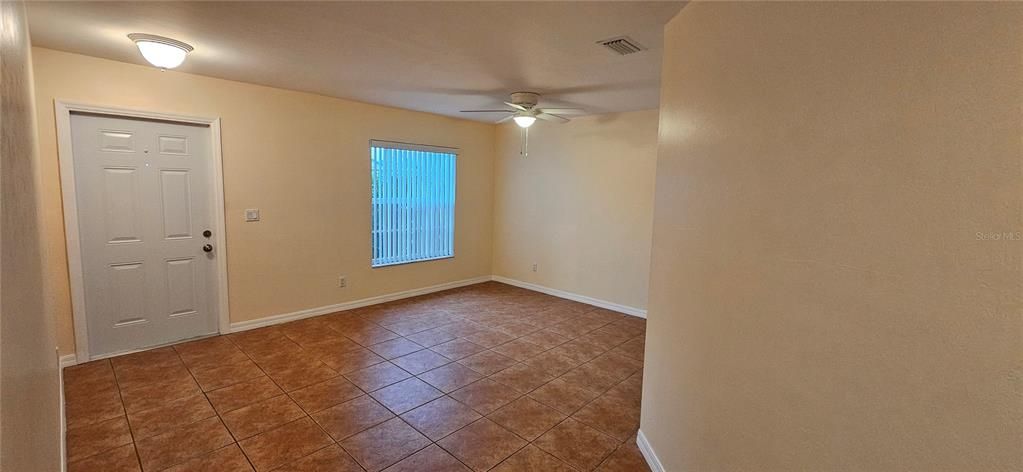 For Rent: $1,600 (2 beds, 2 baths, 1354 Square Feet)