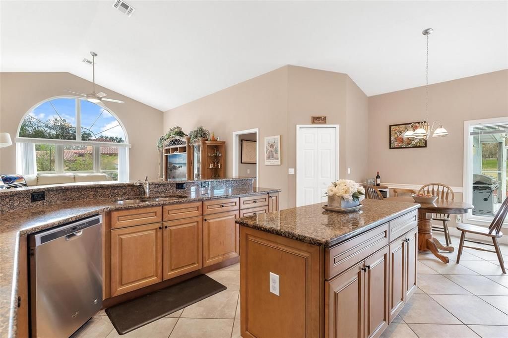 Kitchen with Breakfast Bar