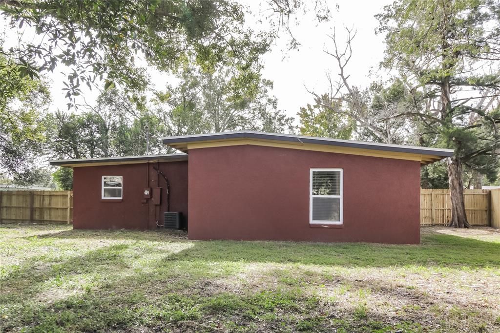 For Rent: $2,135 (3 beds, 2 baths, 2038 Square Feet)