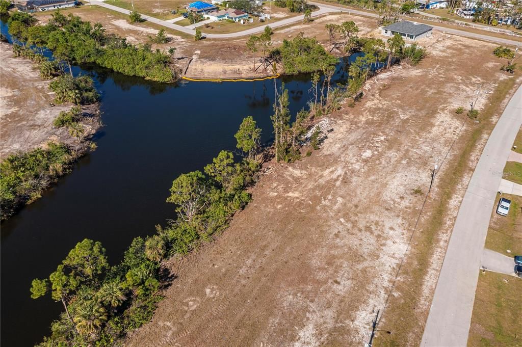 Intersecting Freshwater Canal.