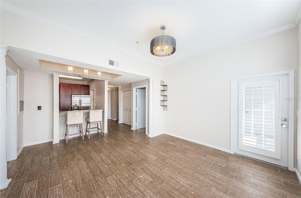 For Sale: $599,000 (2 beds, 2 baths, 1059 Square Feet)